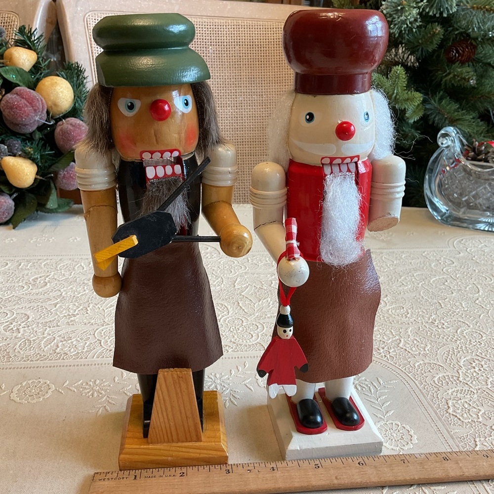 10” Nutcrackers 2 Toymakers Wood Vtg 80’s (see more Nutcrackers)